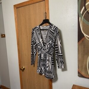 Charlotte Russe NWT Medium w/Geometric Print Long Sleeve Faux Wrap Romper